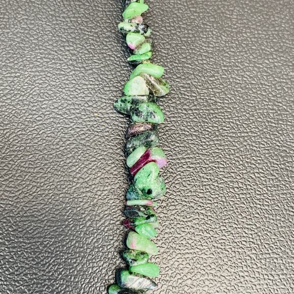 Natural Ruby in Zoisite Necklace Beaded Chip 32 Inches - Picture 4 of 8